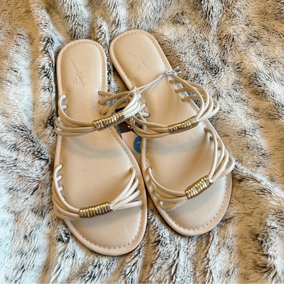 NWT Universal Thread Cream Sandals Size 7.5 - Picture 1 of 3